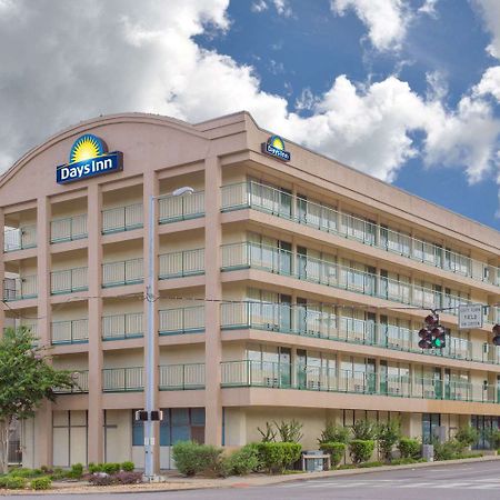 Days Inn By Wyndham Florence Downtown Bagian luar foto