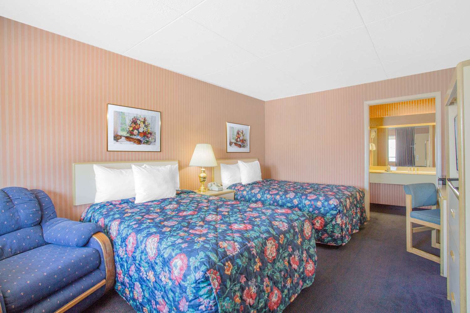 Days Inn By Wyndham Florence Downtown Bagian luar foto