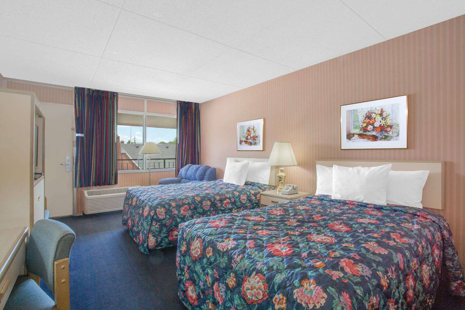 Days Inn By Wyndham Florence Downtown Bagian luar foto